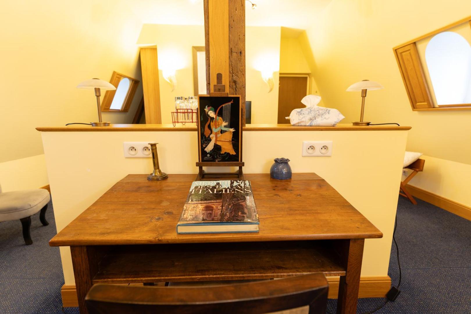 Chateau De Tilly Hotel 4*