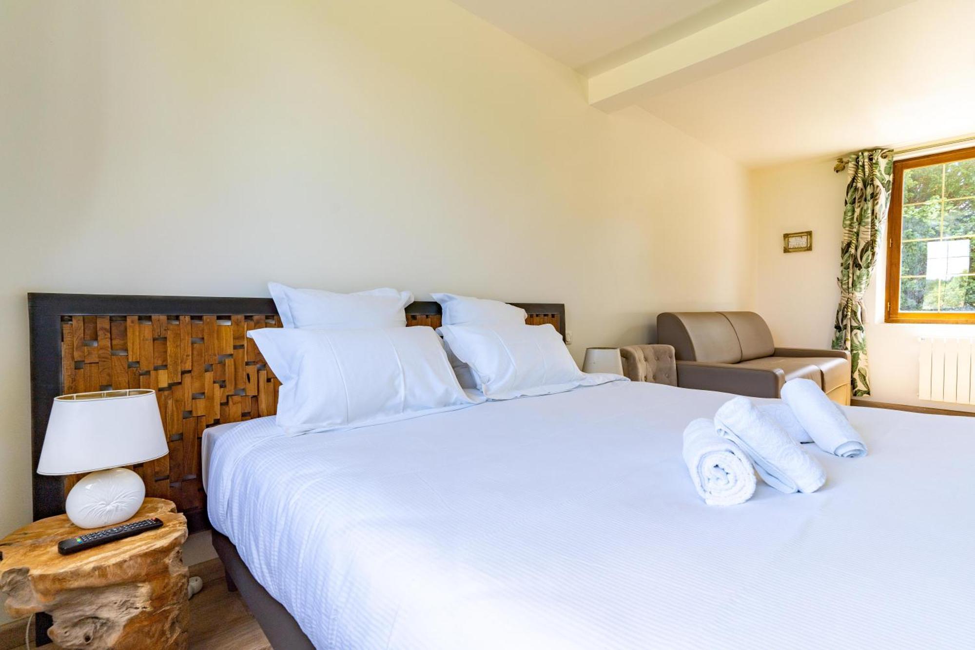 Chateau De Tilly Hotel