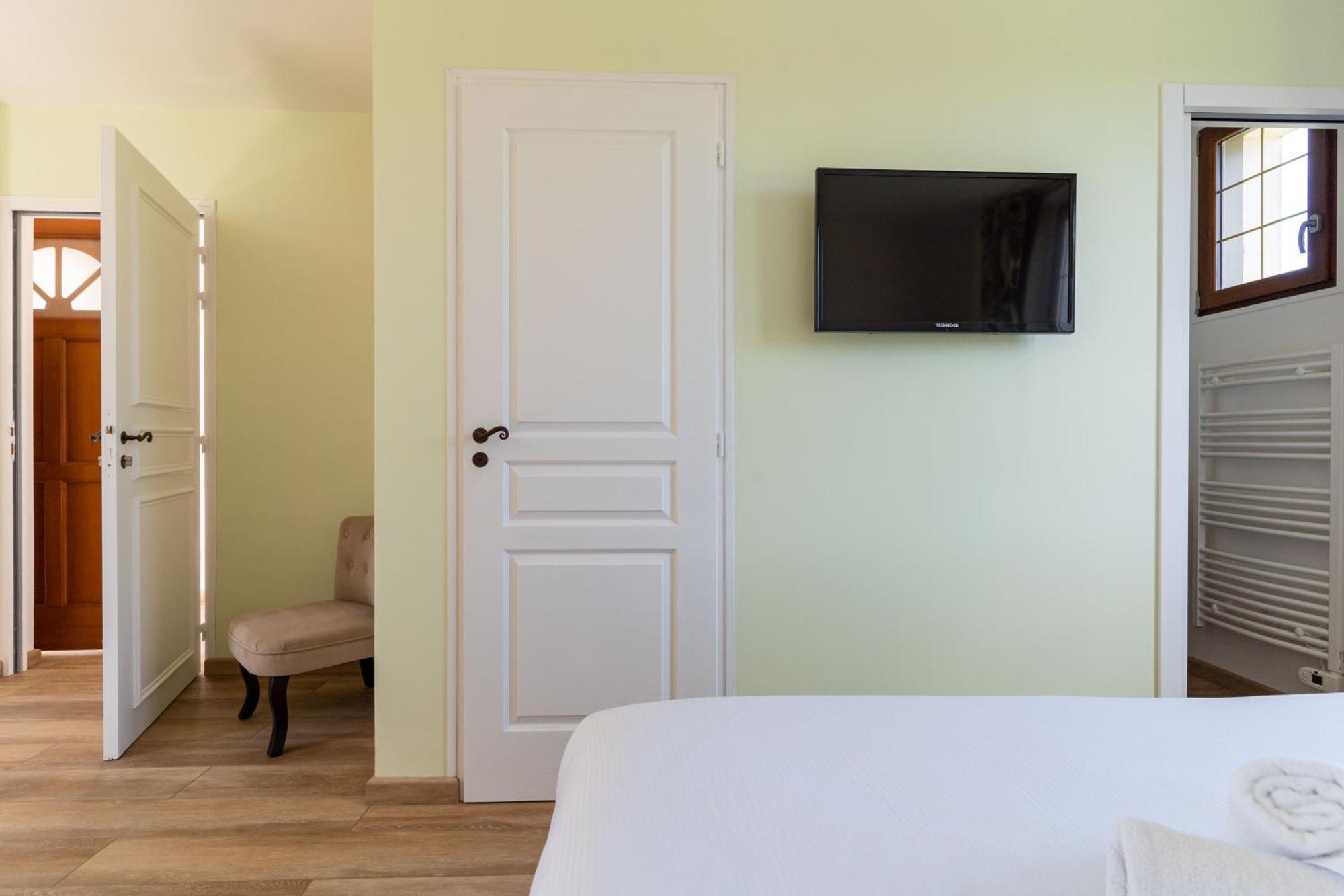 Chateau De Tilly 4* Boissey-le-Chatel