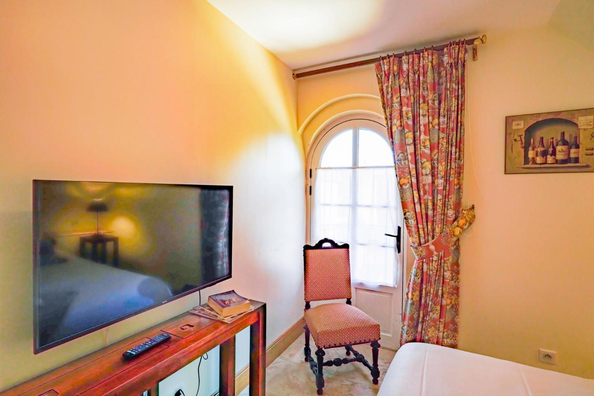 Hotel Chateau De Tilly 4*